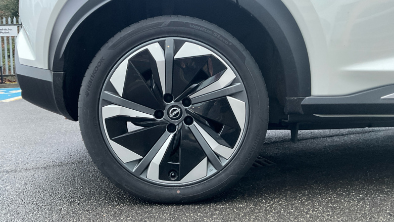 Nissan Juke 1.6 Hybrid Tekna+ 5dr Auto Hybrid Hatchback